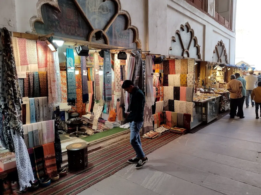 Chhatta Chowk, Delhi